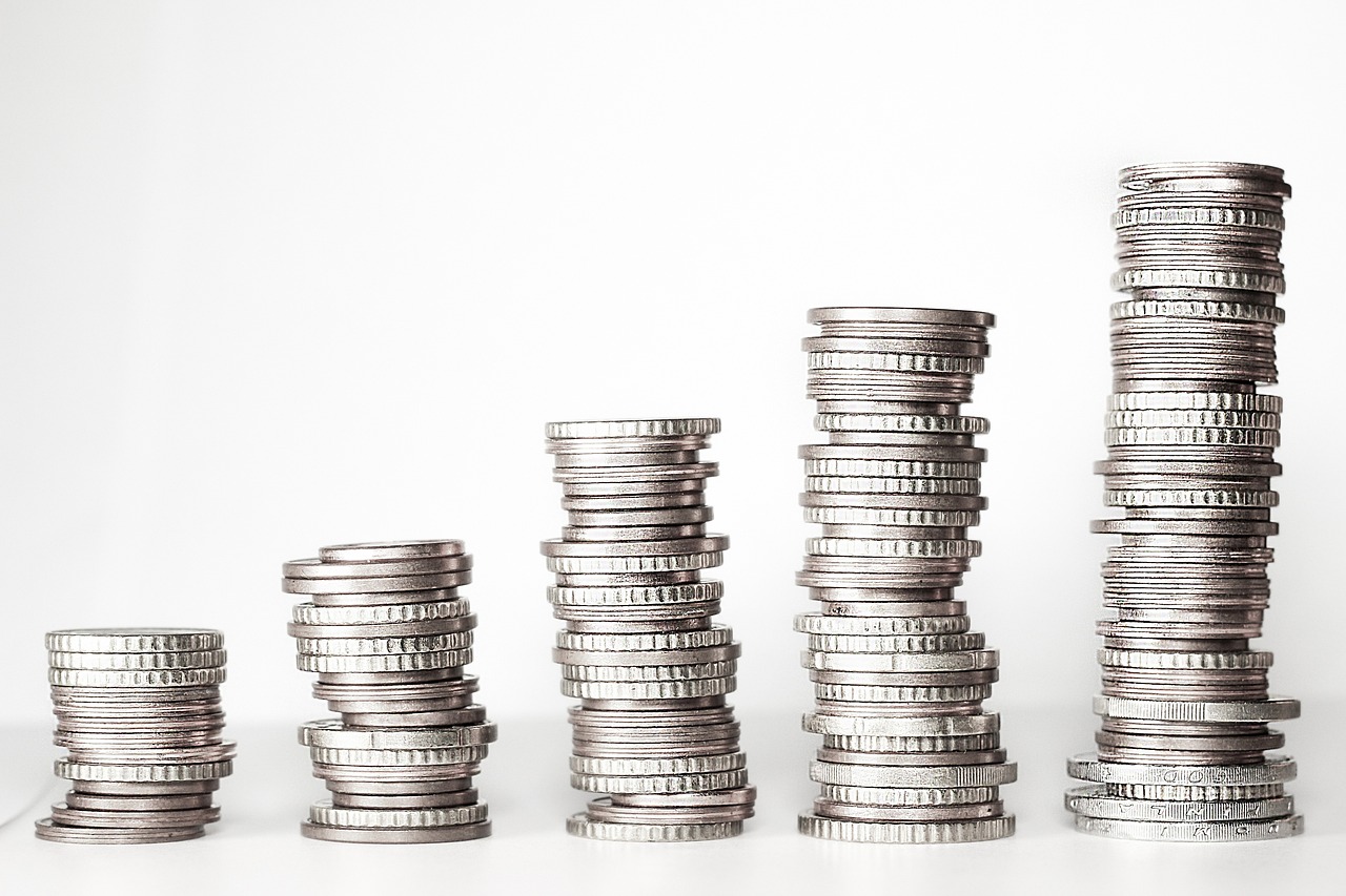 Monedas de plata apiladas
